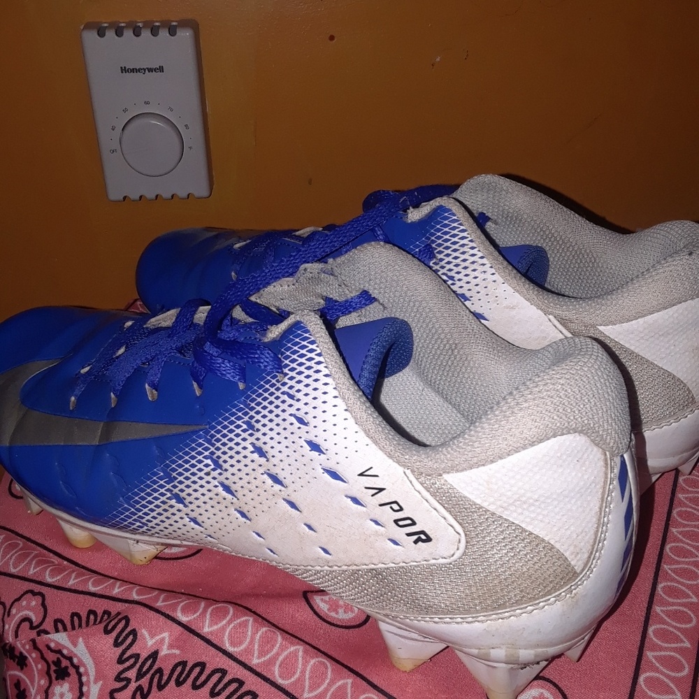 Nike vapor football cleats